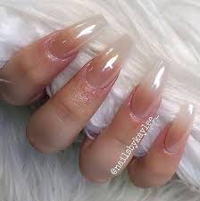 También podéis ver que tenemos fotos de clientas que son adictas a los esmaltes de uñas mate, porque ya sabemos todas que los esmaltes de colores mate tienen algo que los hacen especiales. Unas Transparentes Una Acrilicas Disenos De Unas