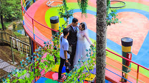 Berada di dalam trans studio mall di jalan gatot subroto 289, indoor theme park ini direkomendasikan banget buat anda kunjungi. Tempat Prewedding Di Bandung