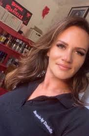 Have a room set you don't like anymore? Bit worn, maybe there is some  damage, or it's just not your taste anymore 🤔 With prices continually