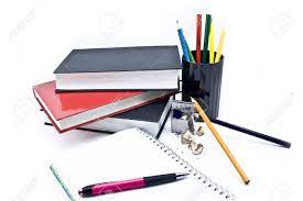 Dibujo, lápices de colores y rotuladores. Lapices Cuadernos Y Libros Sobre Un Fondo Blanco Fotos Retratos Imagenes Y Fotografia De Archivo Libres De Derecho Image 3599241