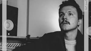 Jonas Jay zeigt Verletzlichkeit in "Wenn ich einfach warte"