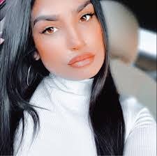 Danielle Hamblin's Instagram, Twitter & Facebook