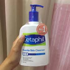 Mencari cleanser untuk kulit kombinasi yang cenderung berminyak memang banyak menghasilkan trial and error. Gadis Ini Kongsi Step Rawat Masalah Breakout Guna Produk Drugstore Yang Penting Konsisten Sabar Hijabista