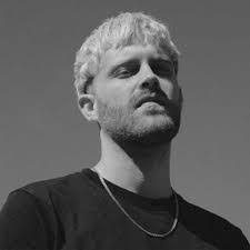 Ellis Moss's Instagram, Twitter & Facebook