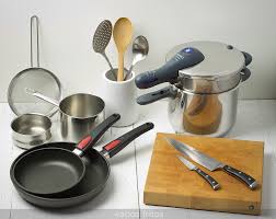 Todo en menaje que necesitas para tu cocina; Equipando Su Cocina Estos 3 Utensilios Cocina Profesional Son Primordiales En Sus Gabinetes