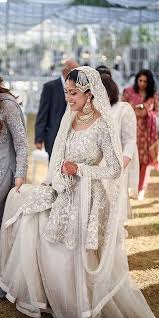 30 Exciting Indian Wedding Dresses That You Ll Love Pakistani Bridal Dresses White Indian Wedding Dress Indian Wedding Dress