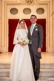 Knöpfe über der rückseite des brautkleides. Pin Auf Konigshaus Rumanien Royal Family Of Romania