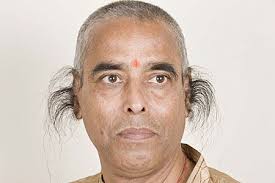Radhakant Baijpai An Indian Grocer The Longest Ear Hair 13 2 Cm Long Ear Hair Asian Hair Bad Hair