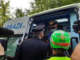 Il bambino si trovava lungo la strada sterrata che dall'abitazione porta a. 5ucmperw6fbqym