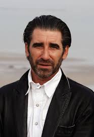 Who's in Netflix's The Fall cast?