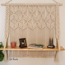 58 Likes 29 Comments Gh Knots By Ghenwa Koudmani Gh Knots On Instagram جمعتكم مباركة وأخيرا عدنا للنشاط من زمان حابة اعمل رف مكرمية واجت الفرصة وع In 2020