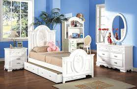 Our wooden bedroom furniture sets are perfect for creating a rustic, natural and homely feel to your room. Kids Bedroom Furniture Set With Trundle Bed And Hutch 174 Xiorex