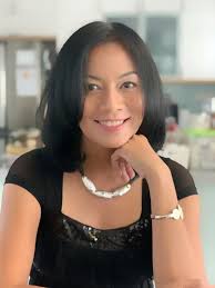 Dewi Lestari Soroti Maraknya Kisah Cinta Cewek Manja dan Cowok Jutek di  Novel serta Layar Lebar