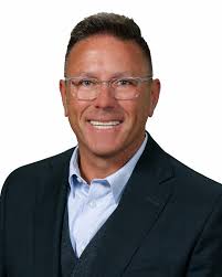 Craig Tharp's Instagram, Twitter & Facebook