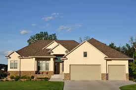 Brown roof shingles, white roof shingles, red roof shingles and other colors to choose from. Choosing The Right Roof Shingles Color With Pictures