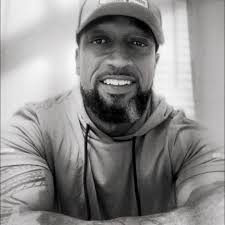 Oregon's uniforms for the Washington game go hard 🥶 (via Oregon Football)