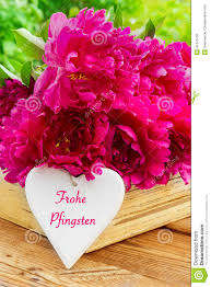 Auch weltliche pfingstbräuche gibt es, mit denen die menschen seit jahrhunderten den. Frohliche Pfingsten Stockbild Bild Von Garten Platz 41475155