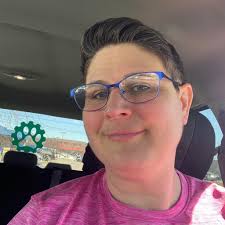 Can anyone recommend a mobile pet groomer in Liberty or the kc side of  Liberty that does large dogs? Definitely needing a good deshedding and more  pampering for my dog. Thank you