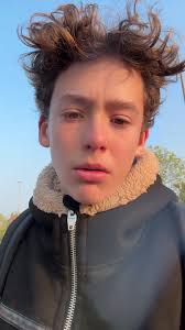 Vidéos de Charlevrai (@charlevrai) avec son original