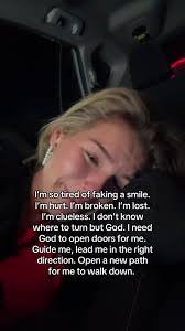 Hanna Ramos's Instagram, Twitter & Facebook