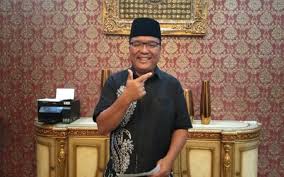 Jumat, 21 mei 2021 22:19. Psu Pilgub Kalsel Denny Indrayana Singgung Soal Kecurangan Kabar24 Bisnis Com