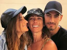 Consuelo duval nació en una familia de artistas; Paly Y Michel Convierten A Consuelo Duval En Una Suegra Deseada