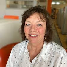 Holly Law's Instagram, Twitter & Facebook