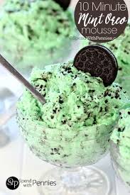 This Simple Chocolate Mint Oreo Mousse Takes Just Minutes To Make Yet It S Rich Delicious Mousse Made With Instant Pudd Oreo Mousse Mint Oreo Mousse Recipes