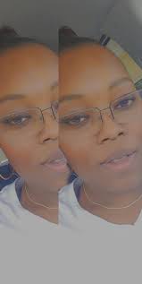 Plus Size Model Sheena Hall...