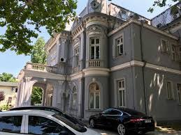 La nivel de specializare, elevii dispun de secția de asemenea, profesorii din „dinu lipatti participă și au succes la concursul de la centrul cultural valladolid, spania. Cat CostÄƒ È™pÄƒgile È™i MeditaÈ›iile La Cel Mai Mare Liceu De MuzicÄƒ Din BucureÈ™ti
