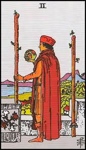 Que Significa El 7 De Bastos En El Tarot Significado De 2 Bastos Arcanos Menores Arte De Carta Tarot Arcanos Menores Baraja De Tarot