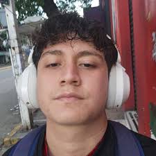 Hay que ver la cara del León al Final: Cuando las leonas están en celo se  aparean en un día (20 a 40 veces) Y si un macho está cansado y no