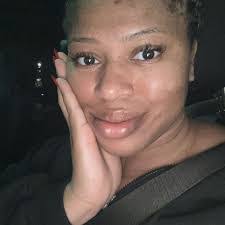 Leah Lister's Instagram, Twitter & Facebook