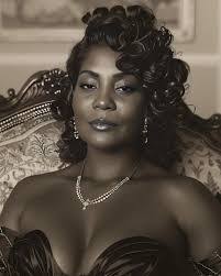 Toya Henderson's Instagram, Twitter & Facebook