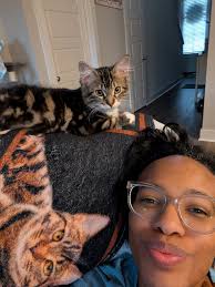 I look at the camera around 3am to see what she doing and as soon as I open  it up she looks at me like 👀🤣 LOOK 市臺通PSSX354S0SS CAMERA To SEE WHAT