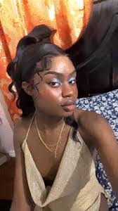 Melissa Bateman's Instagram, Twitter & Facebook