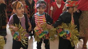 Kumpulan nama bayi laki laki kristen beserta artinya lengkap. Imutnya Anak Anak Berpakaian Adat Di Hari Kartini Lifestyle Liputan6 Com