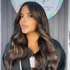 🤎Nuestra morena iluminada🤎 ¡Extracción de color🖤! Puedes lograr tu tono  deseado, progresivamente en Silvia Alcalá ✨ 📍Caracas, Las Mercedes  📲0412.208.5648