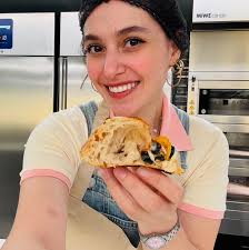 اليوم بكون خلصت دورة المخبوزات مع الشيف المبدع @mmarouk ب أكاديمية  @abaacademyuae يلي عنجد بتحسوا حالكن ب بيتكن ع قد ما الاكاديمية حلوة وال  القائمين عليها كلهن قريبين للقلب شكراً على كل