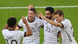 Bundestrainer joachim löw muss wohl auf thomas müller verzichten. Dfb Team In The Em Quarter Who With Whom Surprising Occupation In Flat Share Containers The Limited Times