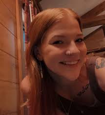 Ashley Hutter's Instagram, Twitter & Facebook