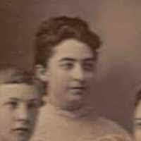 Edna Hess's Instagram, Twitter & Facebook