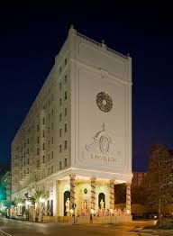 Biscuits And Buns On Banks New Orleans 12 New Orleans Honeymoon Ideas With Best Outdoor Pools New Orleans Hotels New Orleans Le Pavillion