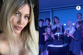 ⭕WANDA NARA CUMPLE 38 AÑOS Y LO FESTEJO CON SU FAMILA Y AMIGOS Wanda Nara  cumple 38 años y organizó un megafestejo en su mansión ubicada en Santa  Bárbara, donde estuvieron presentes