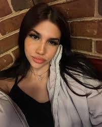 Alina Rose's Instagram, Twitter & Facebook