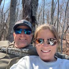 Why is Weimaraner's tail cut?