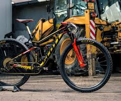 Nino schurter's personal mechanic, yanick gyger, talks us through schurter's bike, a customised scott spark rc 900 carbon hmx sl. Nino Schurter 2017 Bike Check Scott Spark Rc