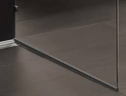 «der küchenhandel bietet solche lösungen bereits fertig an», ergänzt ursula geismann, wohnexpertin vom verband der deutschen möbelindustrie in bad honnef. Fliesenprofil Glashalteleiste Von Blanke Fur Trennwande Bodengleicher Duschen