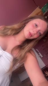 Shannon Deshane's Instagram, Twitter & Facebook