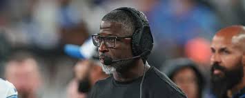 Aaron Glenn: Breaking News, Rumors & Highlights